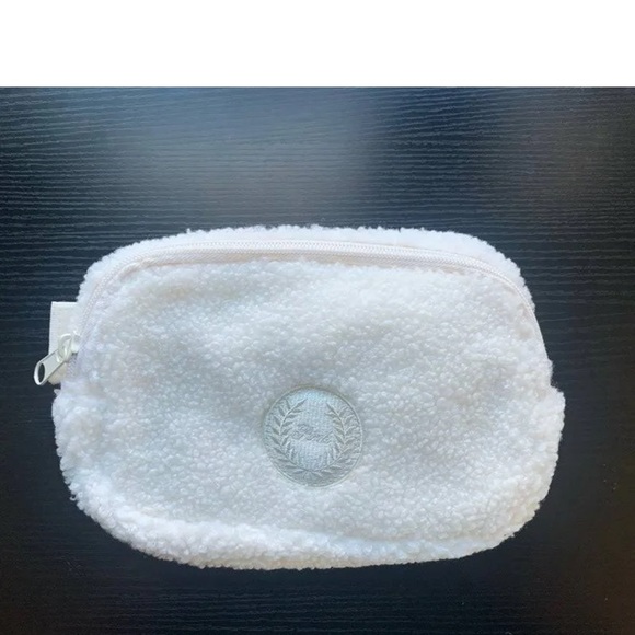 Victoria Secret PINK cozy fleece belt bag. NWOT - Picture 3 of 7